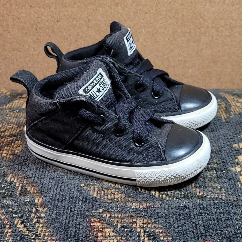 Converse Kids Black Chuck Taylor All Star Axel Mid- Size 6/13 cm